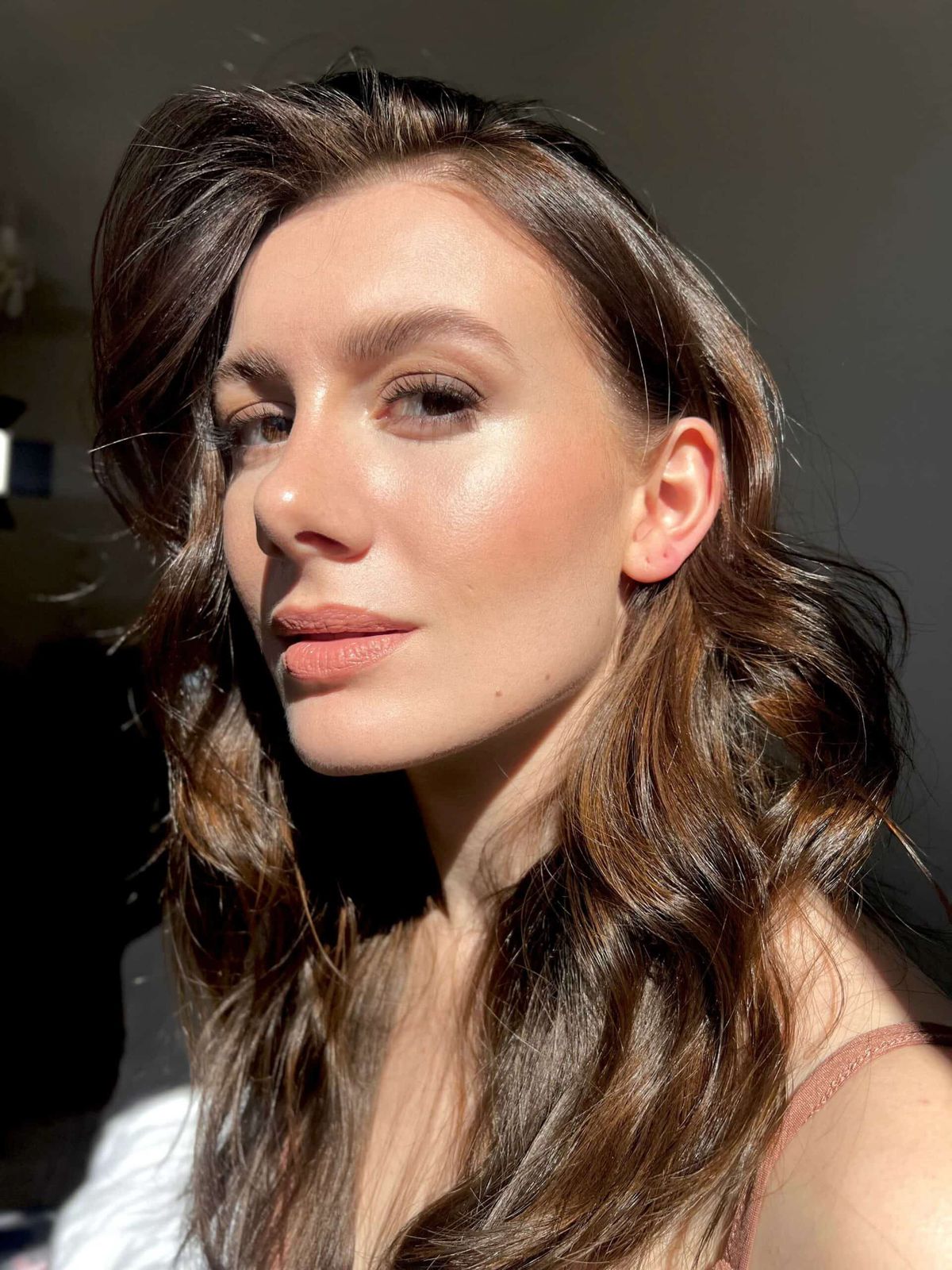 Natürliches Braut Make-up mit weichen Wellen